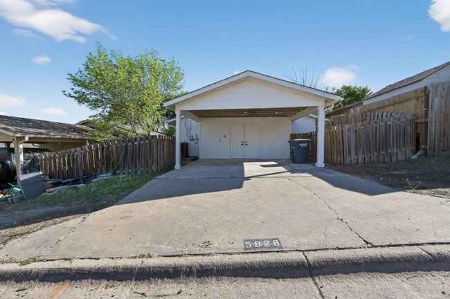 Building Photo - 5928 Signal Point