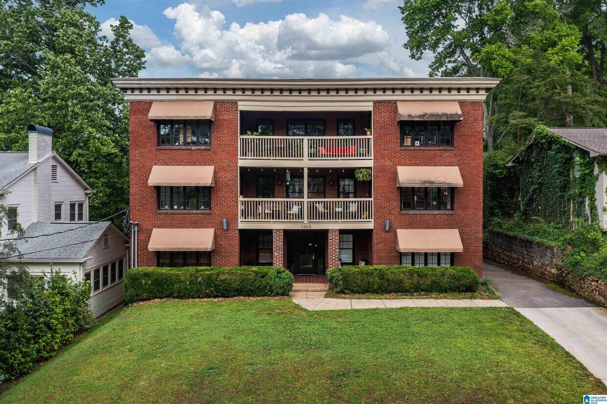 Foto principal - 1305 31st St S