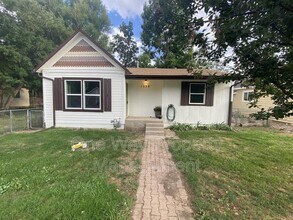 Building Photo - 1330 E 7th St Building Photo - 1330 E 7th St