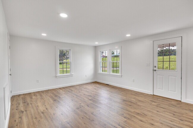 Foto del edificio - 480 Stills Rd
