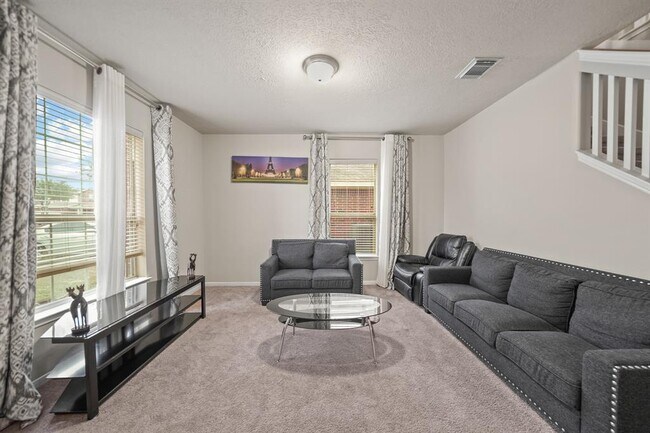 Building Photo - 2610 Argos Dr
