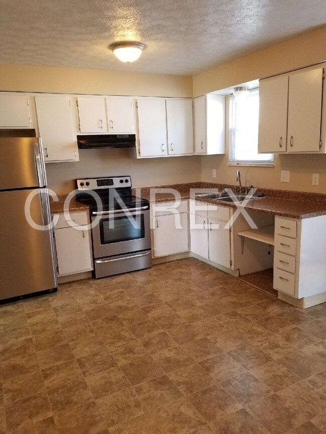 Building Photo - 1654 Elm Creek Dr