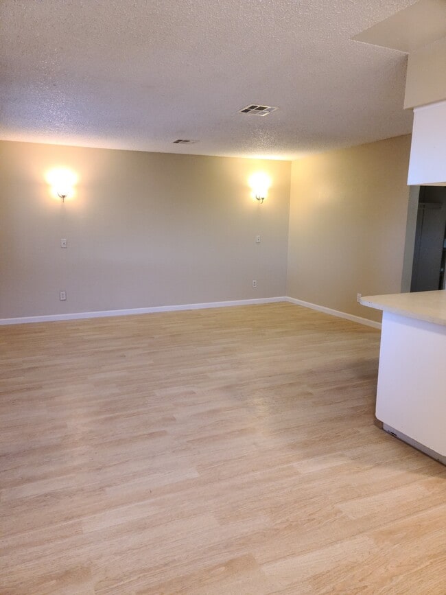 Foto del edificio - 437 N 14th St