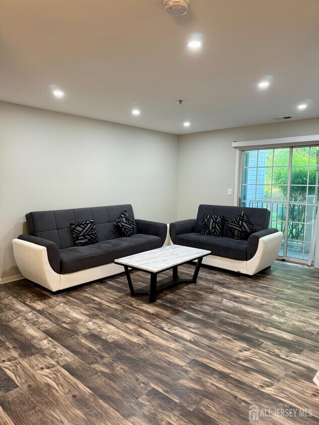 Foto principal - 816 Waterford Dr