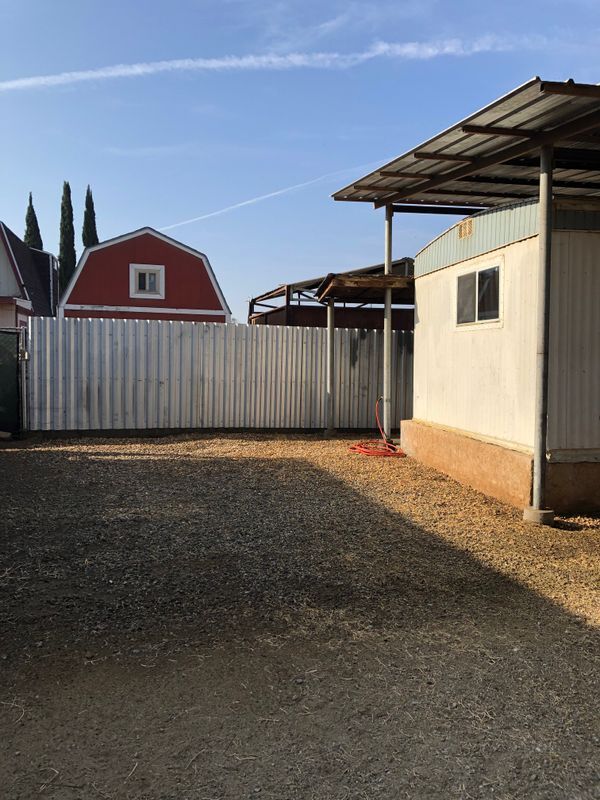 Building Photo - 5449 Bain St