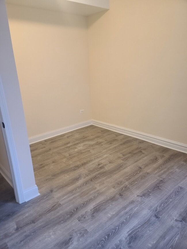 Foto del edificio - 4426 N St Louis Ave