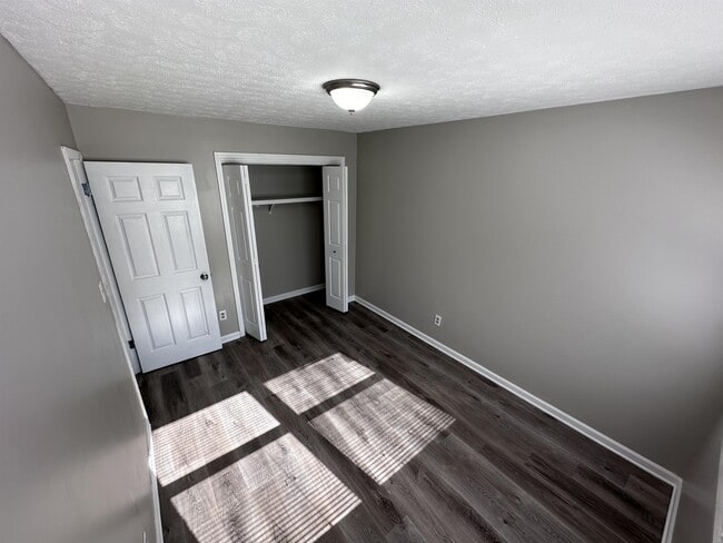 Foto del edificio - 657 Aubrey Dr