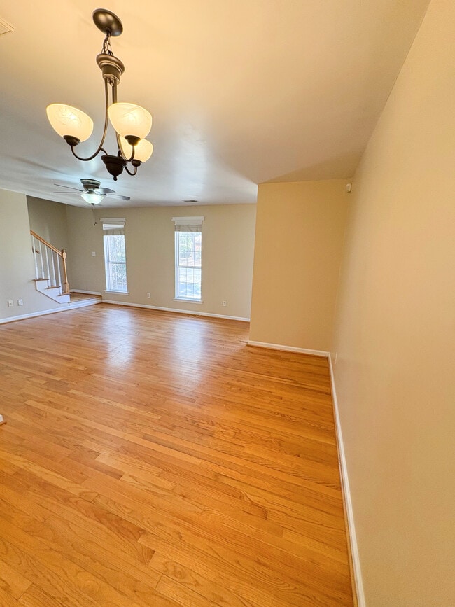 Foto del edificio - 1324 Deerwood St