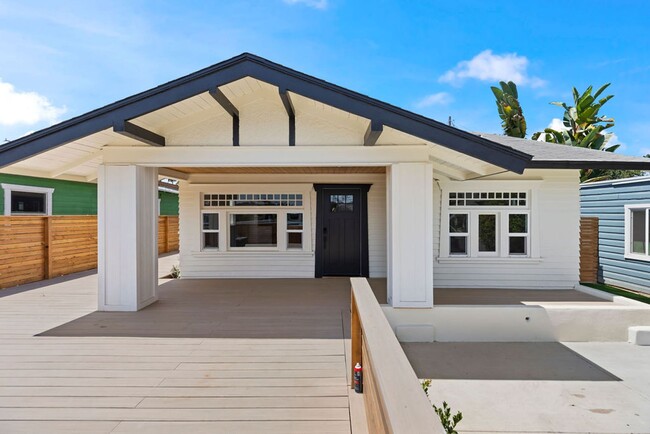 Building Photo - incredible home 3 bedroom, loft