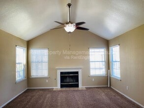 Building Photo - 8153 N Cedar Ave