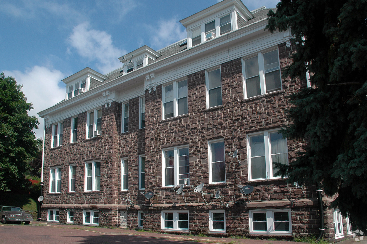 Building Photo - White Haven Apartments