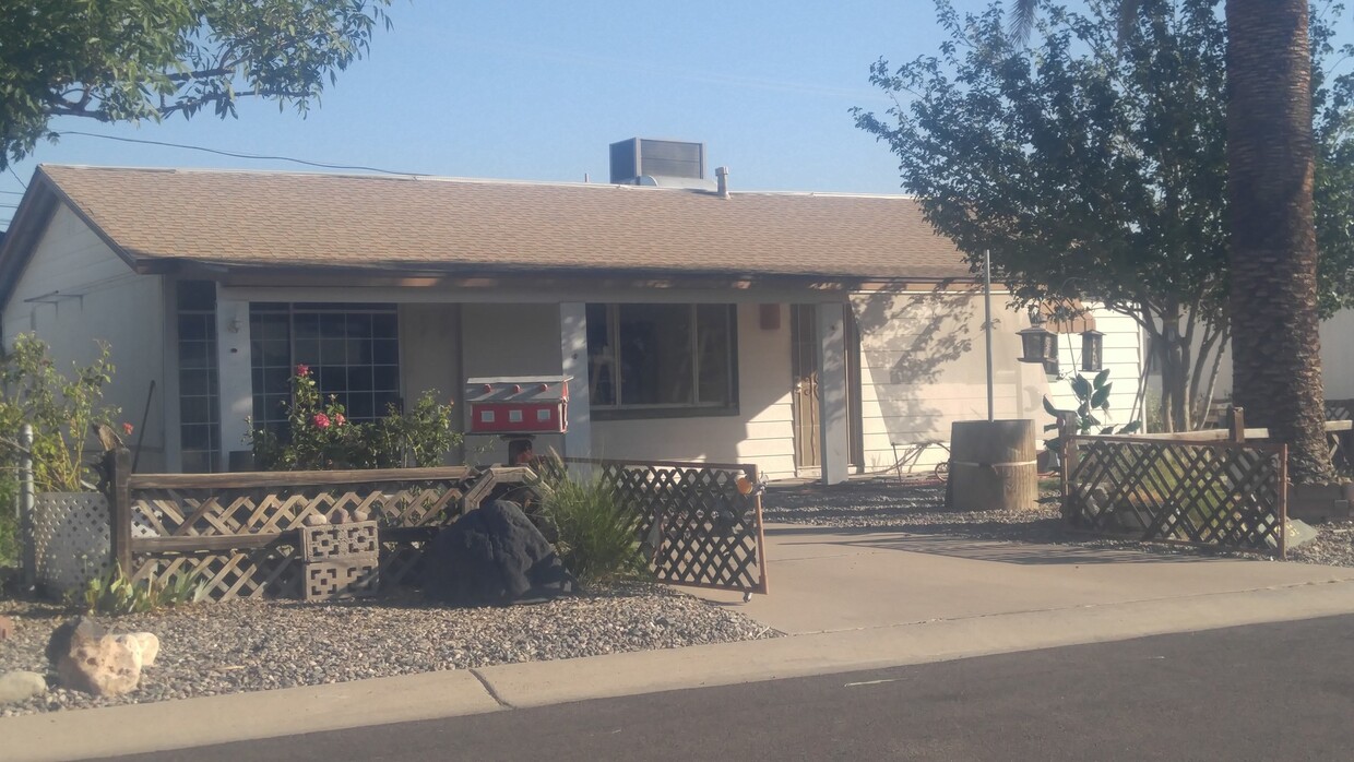 Primary Photo - Recently Remodeled home with new kitchen!