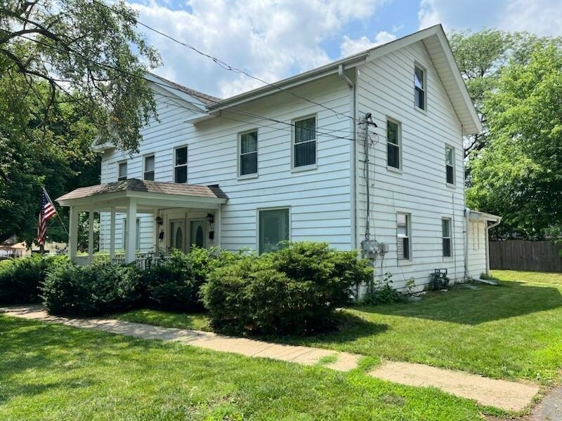 113 N Washington St, Carpentersville, IL 60110 Townhome Rentals in Carpentersville IL