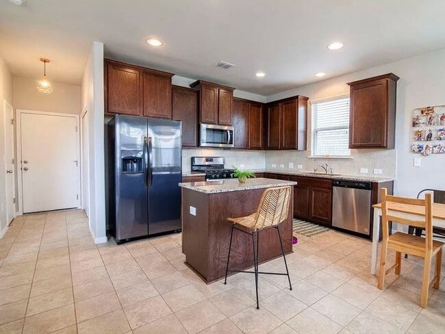 Building Photo - 3 Bedroom Single Family Home in Buda