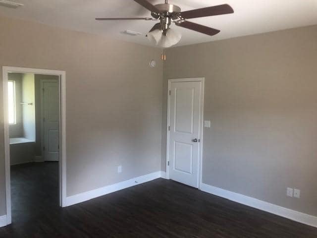 Foto del edificio - 7355 School House Ln