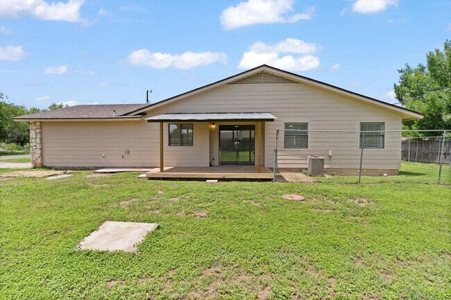 Building Photo - 609 Aspen Ln