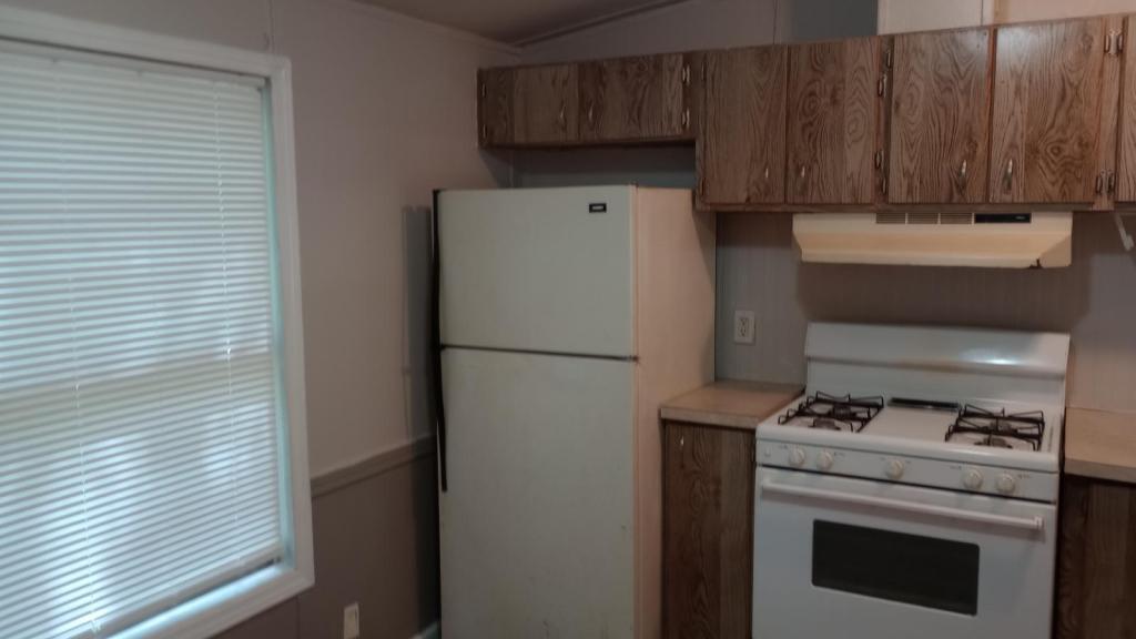 Primary Photo - 70 Oak View Dr