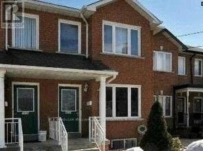 Building Photo - 2027 Davenport Rd