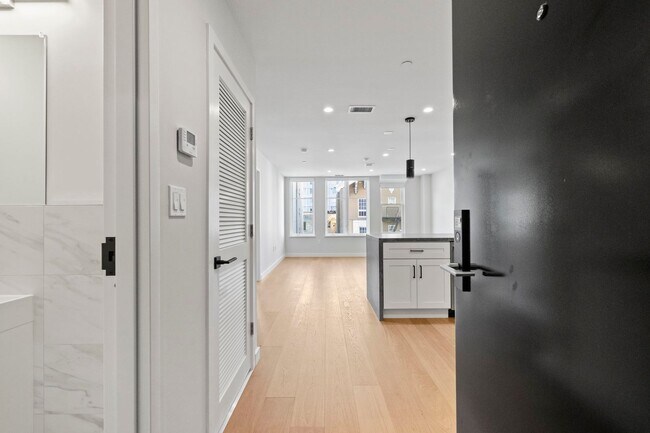 Photo - 693 Sutter St Apartment