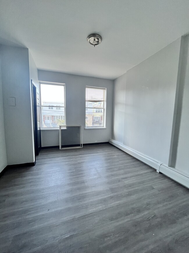 89-91 East 25th St 3 - 90 E 25th St