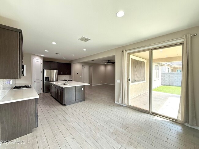 Foto del edificio - 5542 N 107th Ln