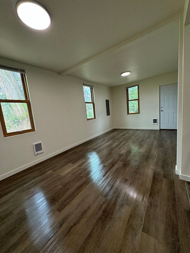 Foto del edificio - 3 Bedroom 1 Bathroom House for Rent in Auburn WA