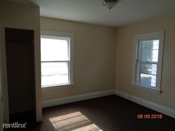 Building Photo - 129 Winterroth St