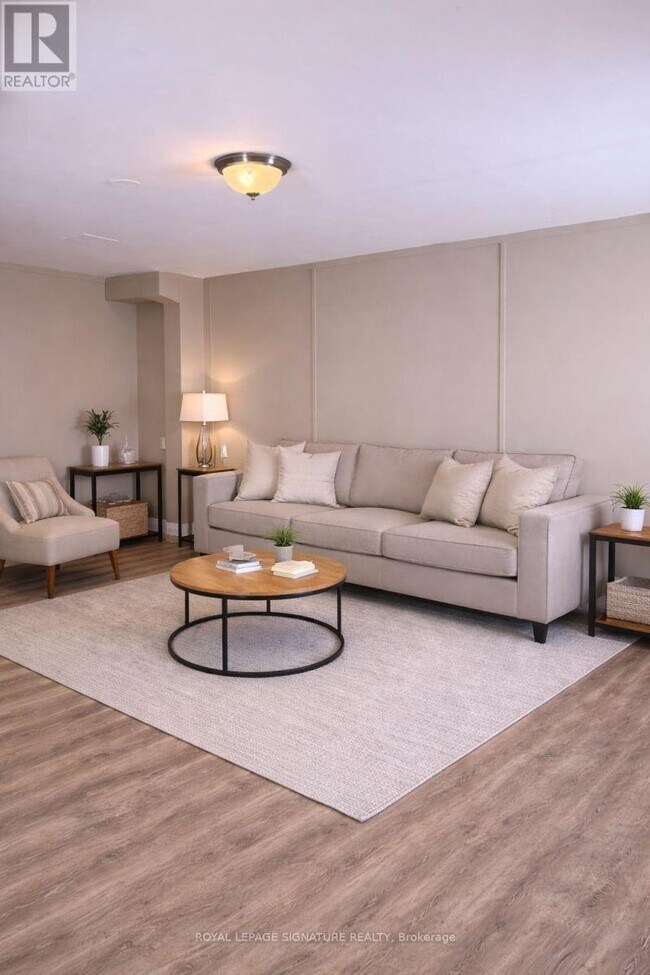 Photo du bâtiment - 54 Tulloch Dr