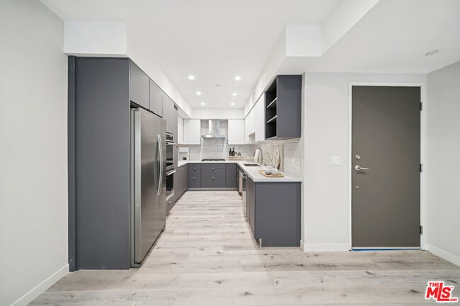 Foto del edificio - 1051 S Corning St