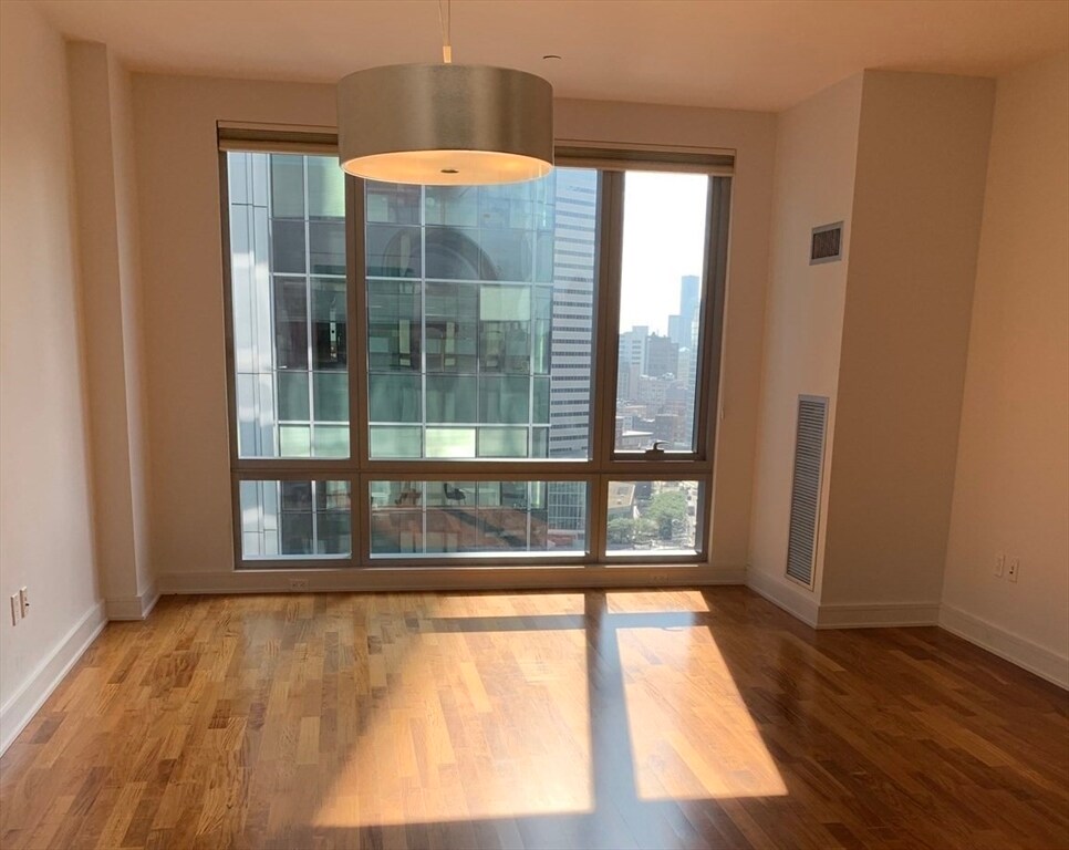 Primary Photo - 500 Atlantic Ave