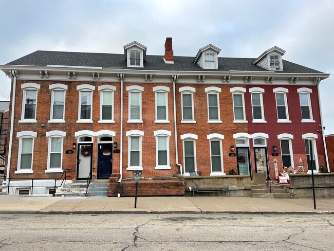 Historic Townhome on Farmer Market - 111 W 13th St