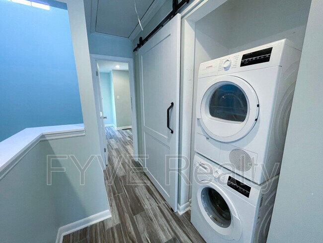 Foto del edificio - 15 Town Park Ln
