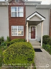 Building Photo - 904 Wabarto Way