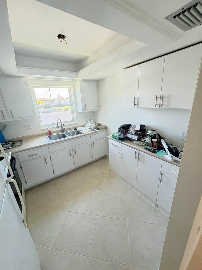 Foto del edificio - 2765 Ashley Dr W