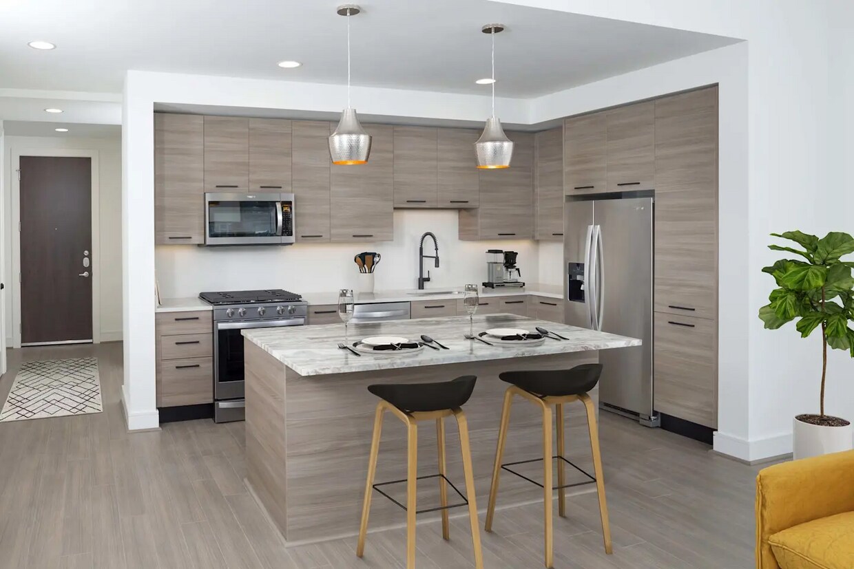 Foto principal - Downtown Studio with Rooftop Pool — Now $1...