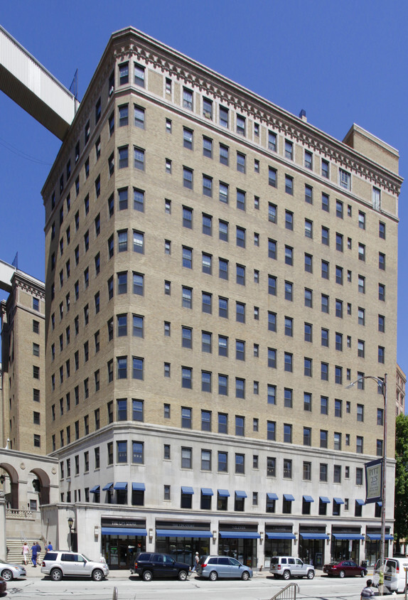 Building Photo - Bruce Residence Hall