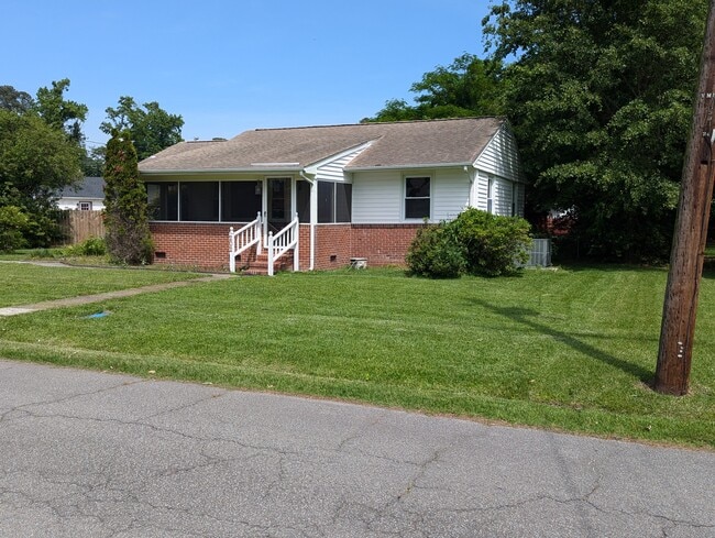 Building Photo - 202 Kay Rd