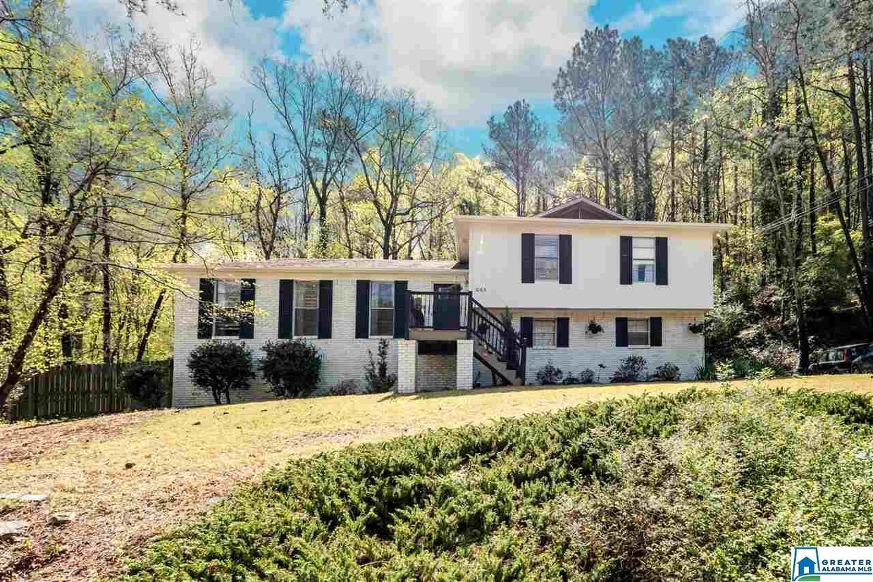 Primary Photo - 1065 Forest Brook Dr