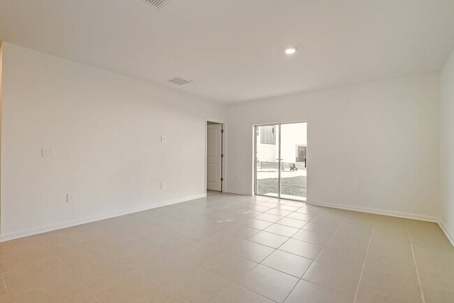 Foto del edificio - 4021 Old Ml Rd