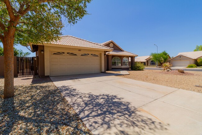 Building Photo - Absolutely gorgeous home!!