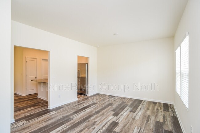 Building Photo - 411 S Pinchback Ave