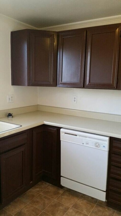 Primary Photo - CHARMING CREEKSIDE APARTMENT