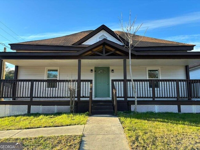 Building Photo - 1195 Lawton Dr