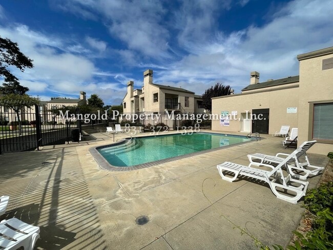 Building Photo - Comfortable 2-Bedroom 1-Bath Condo with Gr...