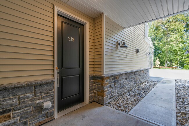 Foto del edificio - 219 Myrtle Rd