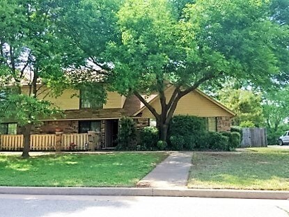 Primary Photo - 14107 Fairhill Ave