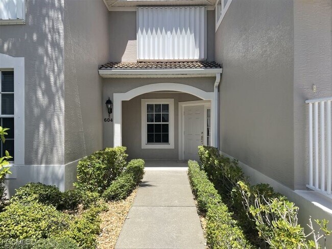 Building Photo - 10028 Colonial Country Club Blvd