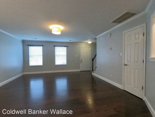 Building Photo - 3 br, 2.5 bath House - 1529 Silverdale Lane