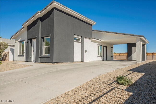 Foto del edificio - 5240 Denning St