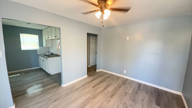 Foto del edificio - Remodeled 2-bedroom house! 1st Month Free!!